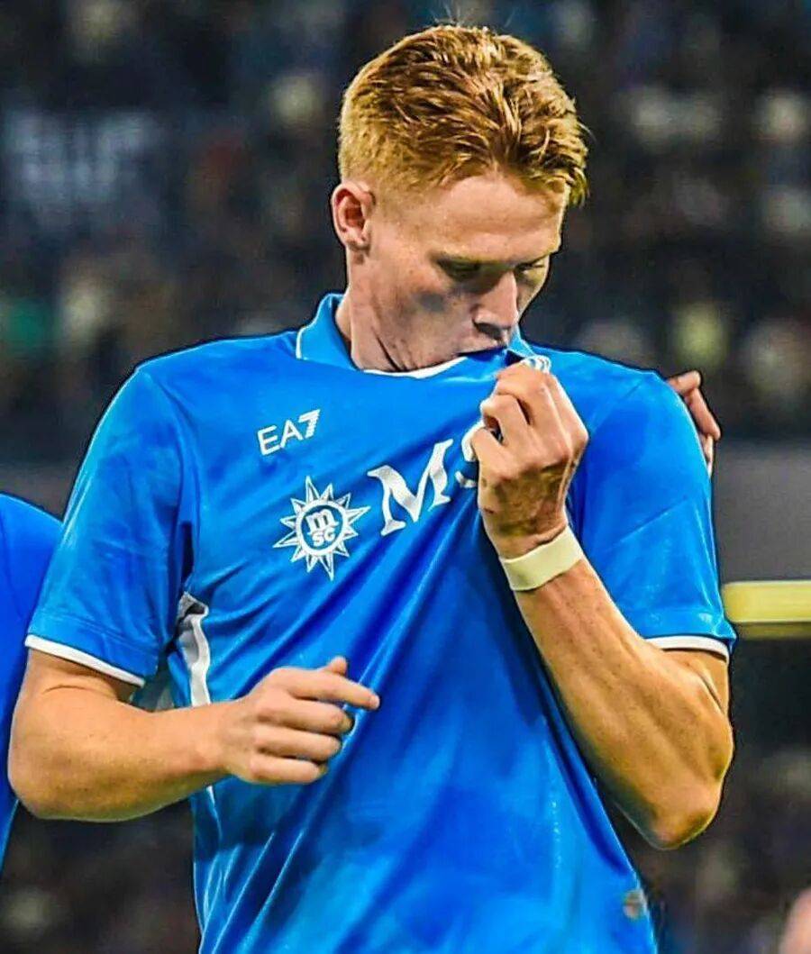 麦克托米内回应重返曼联传闻，拉爵分成愿望破灭！小麦再获一殊荣